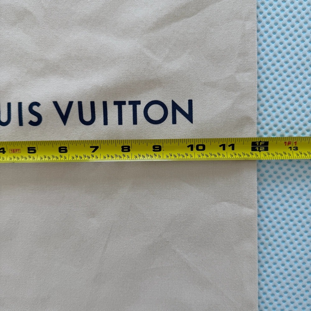 Authentic Louis Vuitton Beige Drawstring Dust Bag - Picture 4 of 5